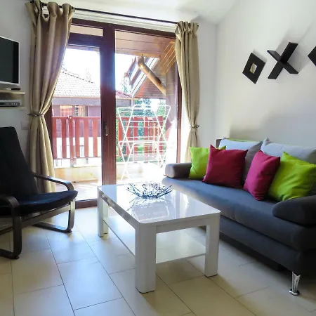 Flora Daisy Nr 28 アパート *