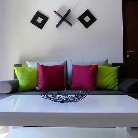 Flora Daisy Nr 28 アパート *